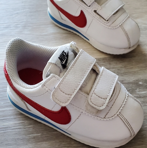 white nike shoes red swoosh